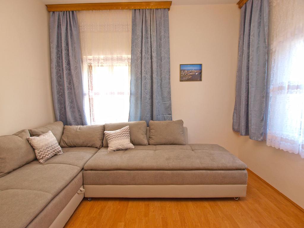 Apartments Joko 1160 Pula Exterior photo
